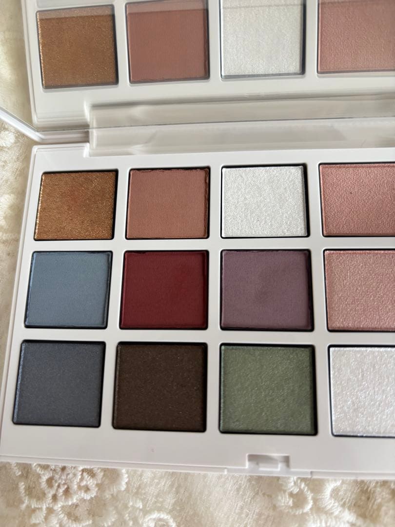 最終お値引き！アディクション　2025ホリデー限定！アイ＆ブラッシュパレット