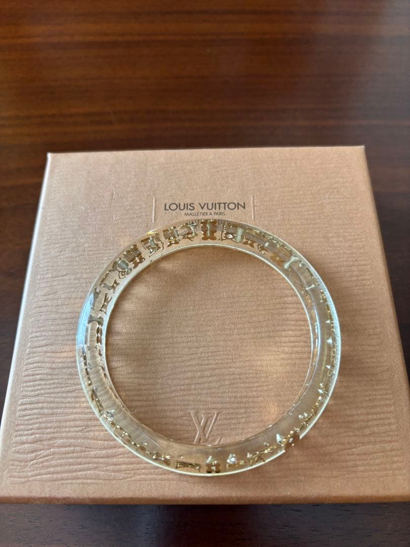 ルイヴィトン、アンクルージョン 透明アクリル 花模様 バングル