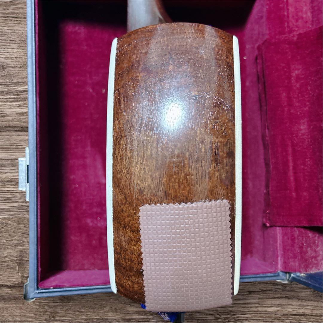 三味線本体 木製 3弦 金糸装飾 ハードケース 鍵 付き 中棹 太棹 東さわり