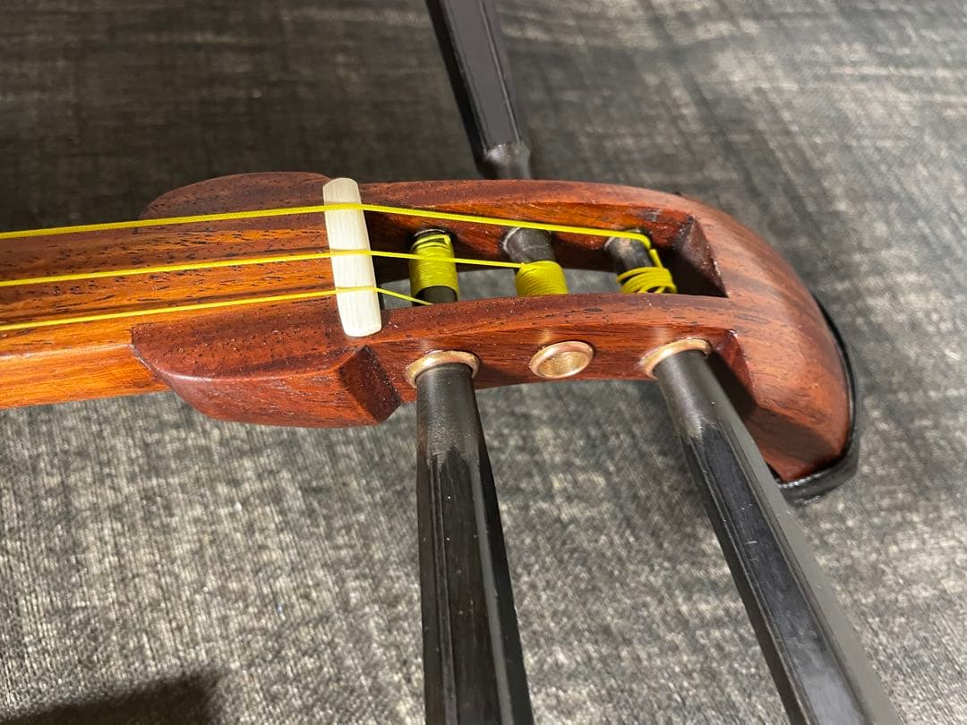 和胡弓　弓、付属品付き