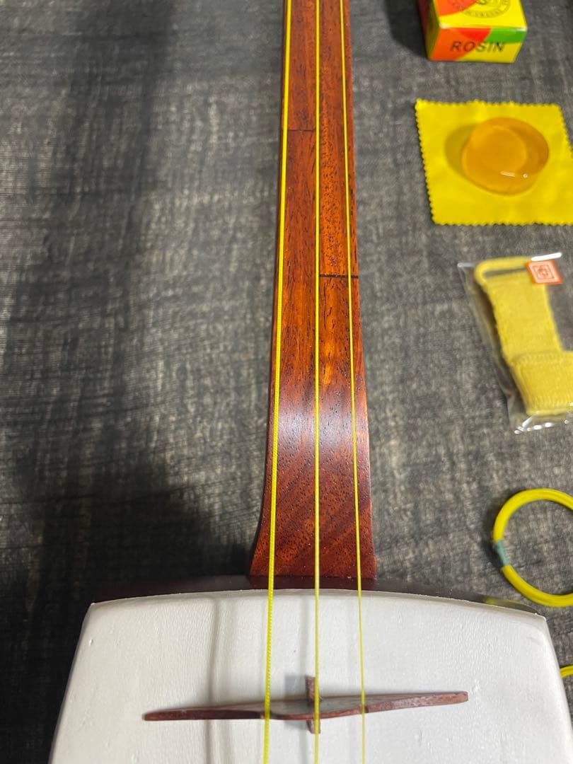 和胡弓　弓、付属品付き