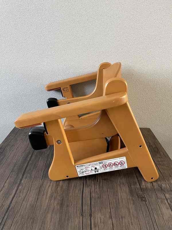 ④【美品】コンビ　ブースターシート　BU11　幼児補助イス