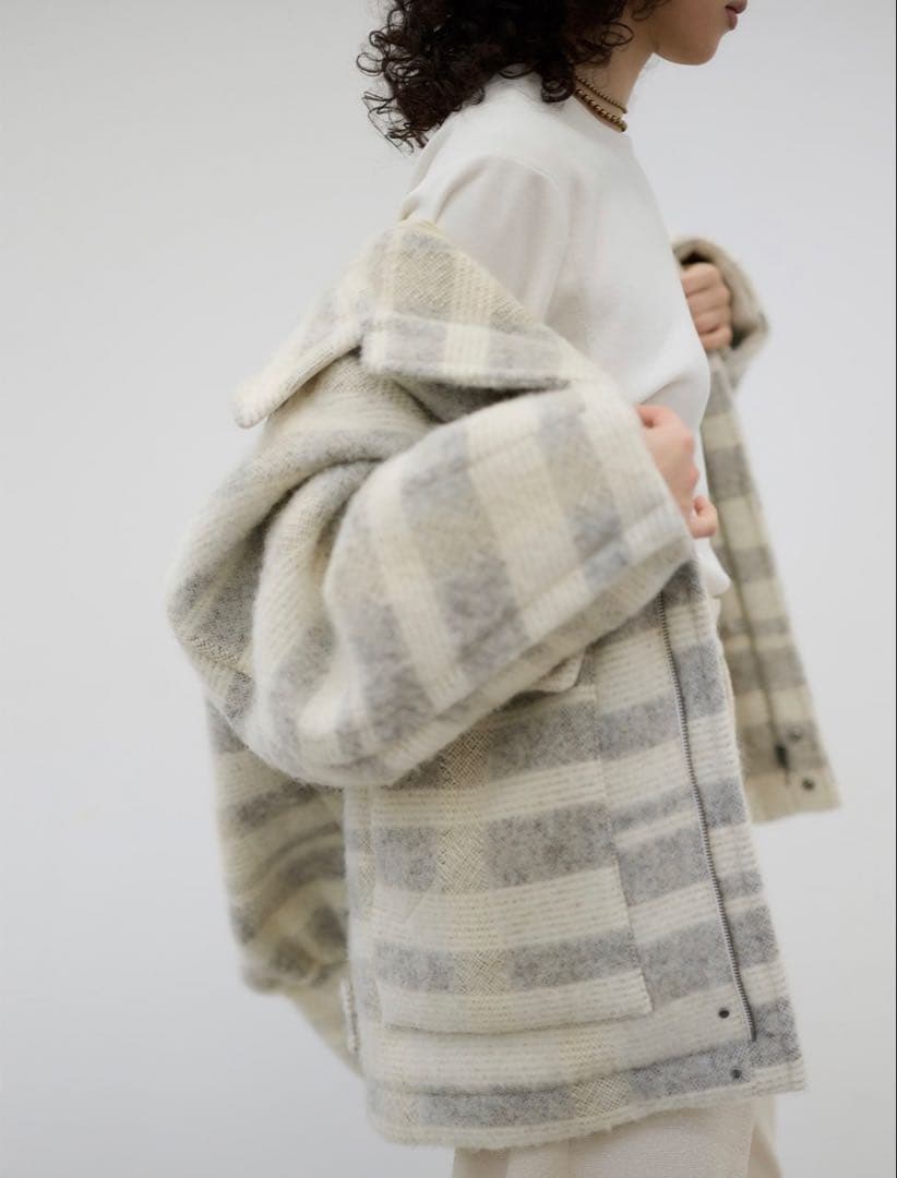 今期STUNNING LURE ｒツイードチェックブルゾン０Off White