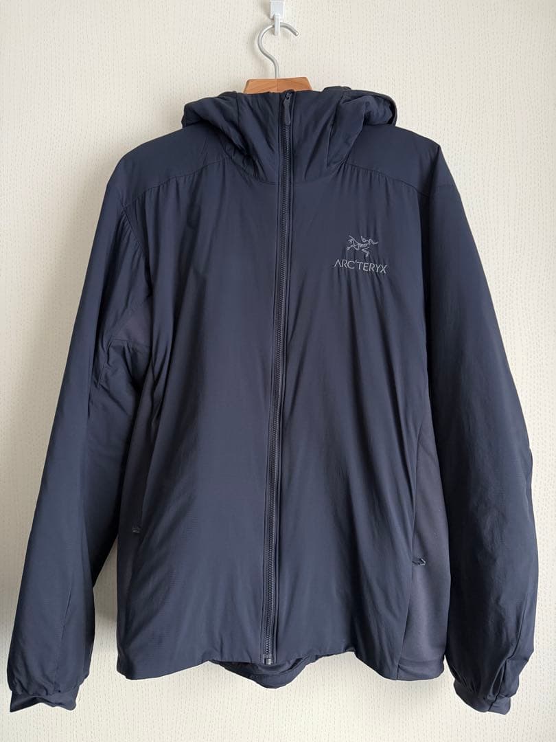 週末限定値下！ARC'TERYX Atom Hoody M ブラックサファイア