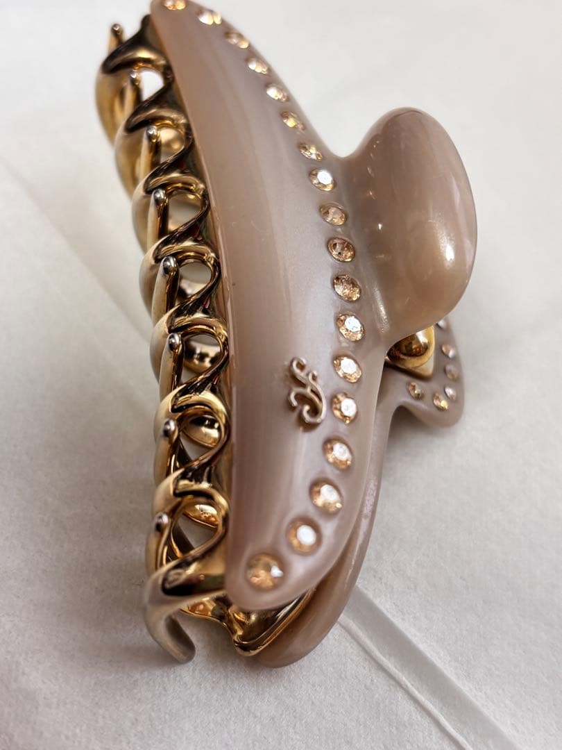 アッカ　ヘアクリップ　ティアラクイーン　ミディアム