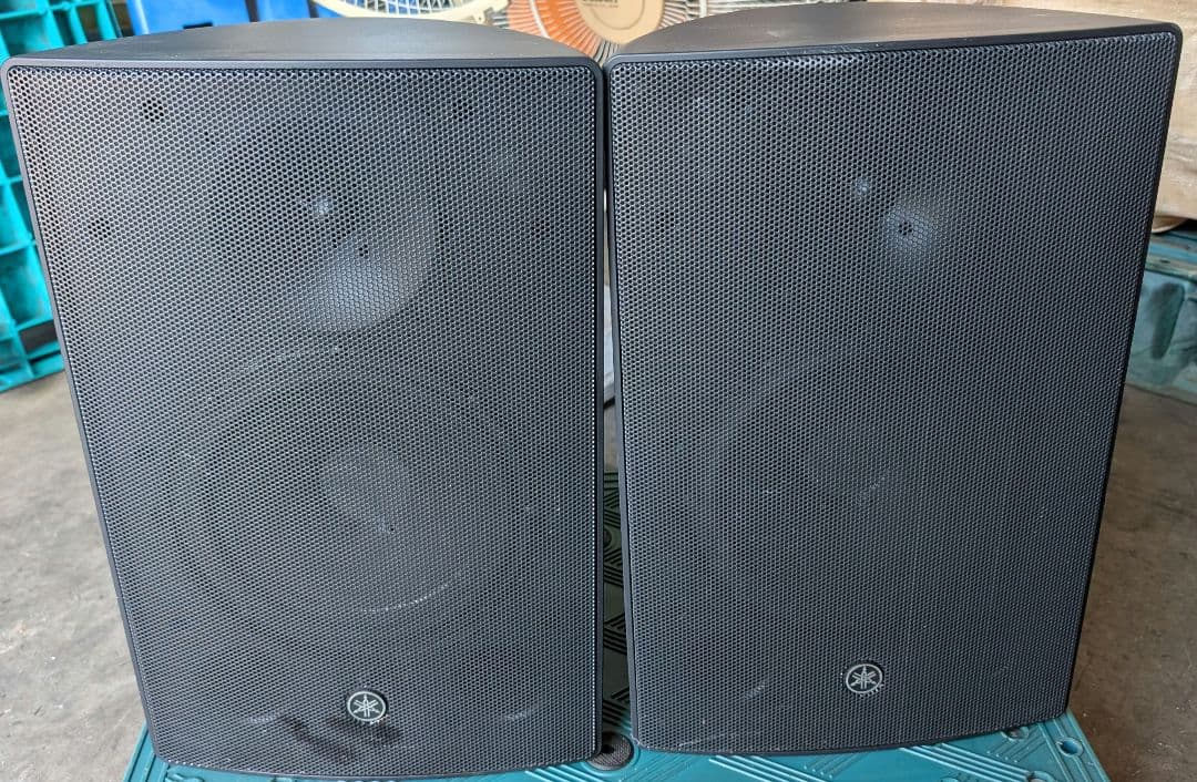 屋外使用可能　YAMAHA VXS8 サーフェスマウントスピーカー 壁掛け金具付