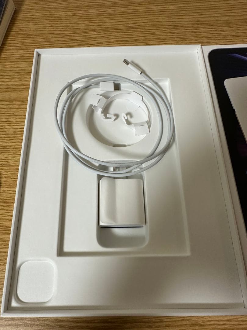 Apple iPad Pro (第3世代) 11インチ シルバー　wifiモデル