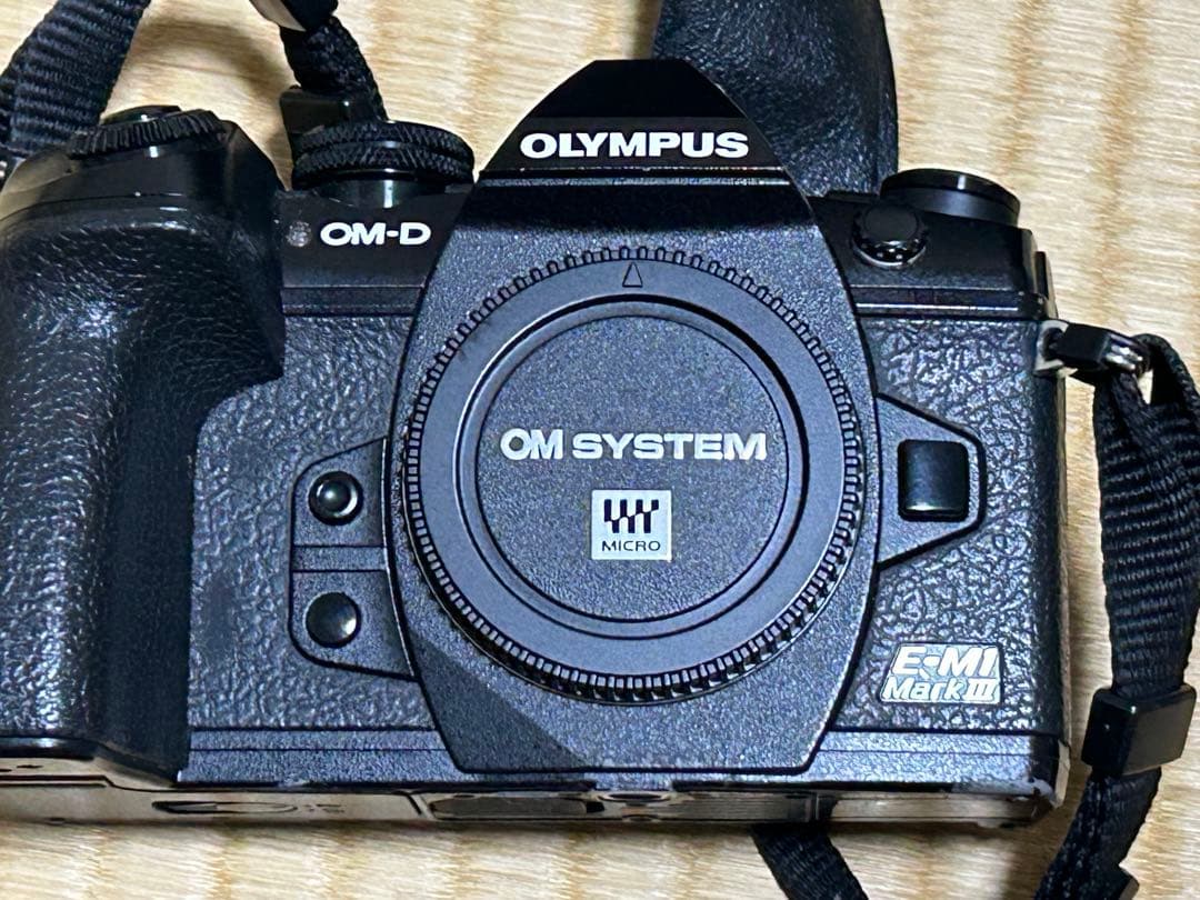 （中古）OLYMPUS E-M1 Mark III本体と付属品