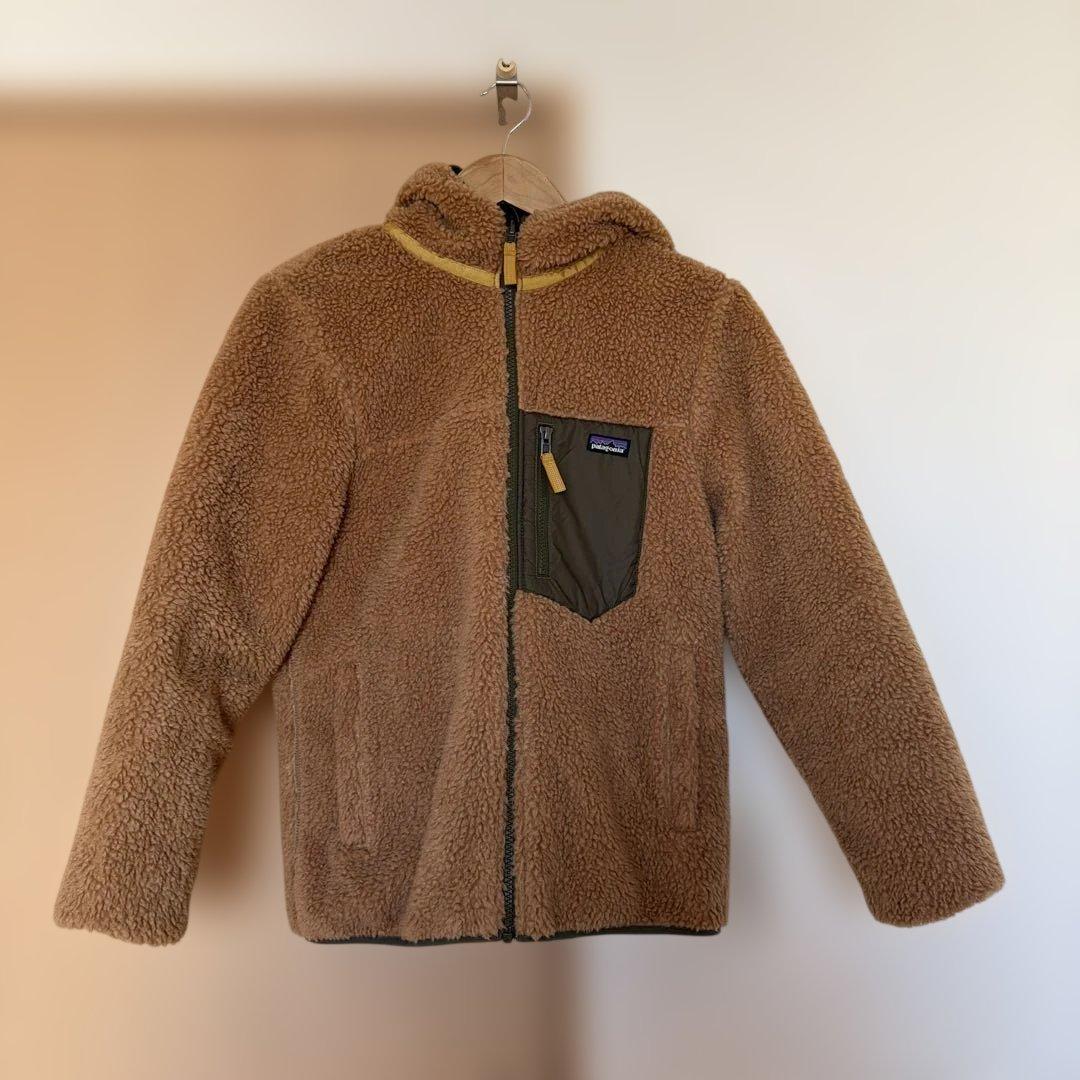 patagonia フード付きボアキルティングジャケット（リバーシブル）