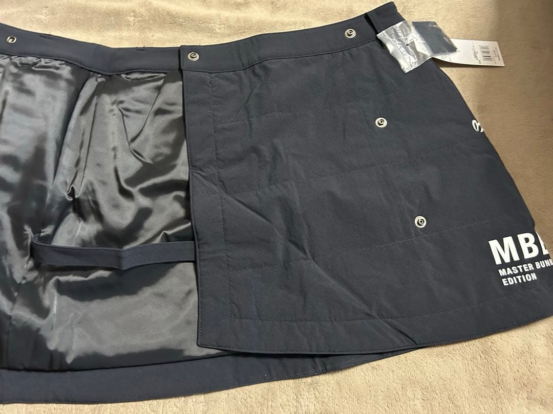 新品・未使用 マスターバニー　ストレッチタフタ 中綿スカート　ブラック