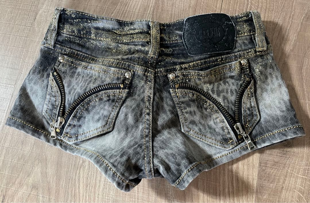 d.i.a.ダイヤ正規品y2kゴールドラメヒョウ柄ジッパーショートパンツsexy