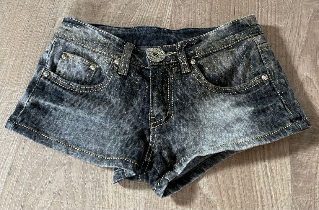 d.i.a.ダイヤ正規品y2kゴールドラメヒョウ柄ジッパーショートパンツsexy