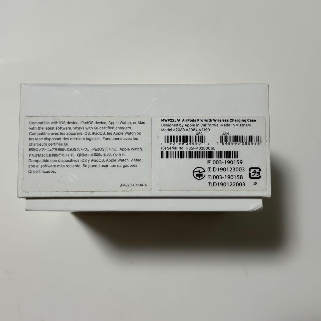 Apple AirPods Pro 第1世代 充電ケース付 ワイヤレスイヤホン