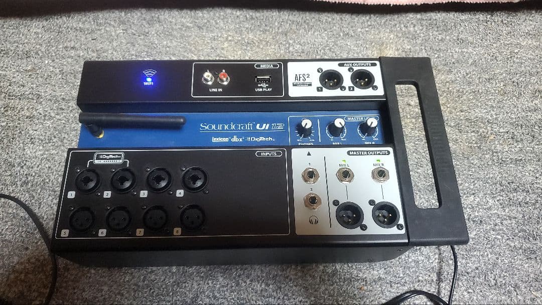 Soundcraft UI12 デジタルミキサー