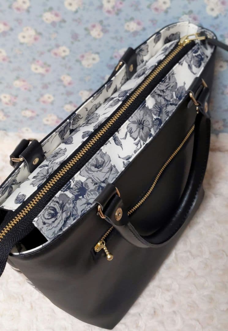 顕*様 リバティ　フラップファスナートート　カーライン　グレー