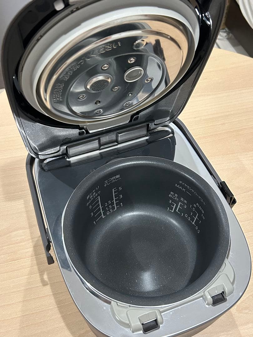 2023年製　Panasonic　SR-MPA102 可変圧力IHジャー炊飯器