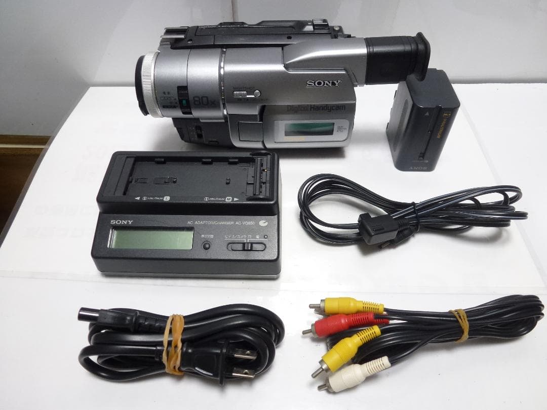 希少　動作品　SONY ソニービデオカメラ　 DCR-TRV735　8mmテープ
