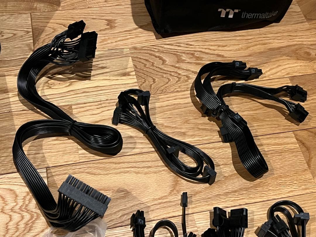 Thermaltake Touchpower GF 850W 電源ユニット