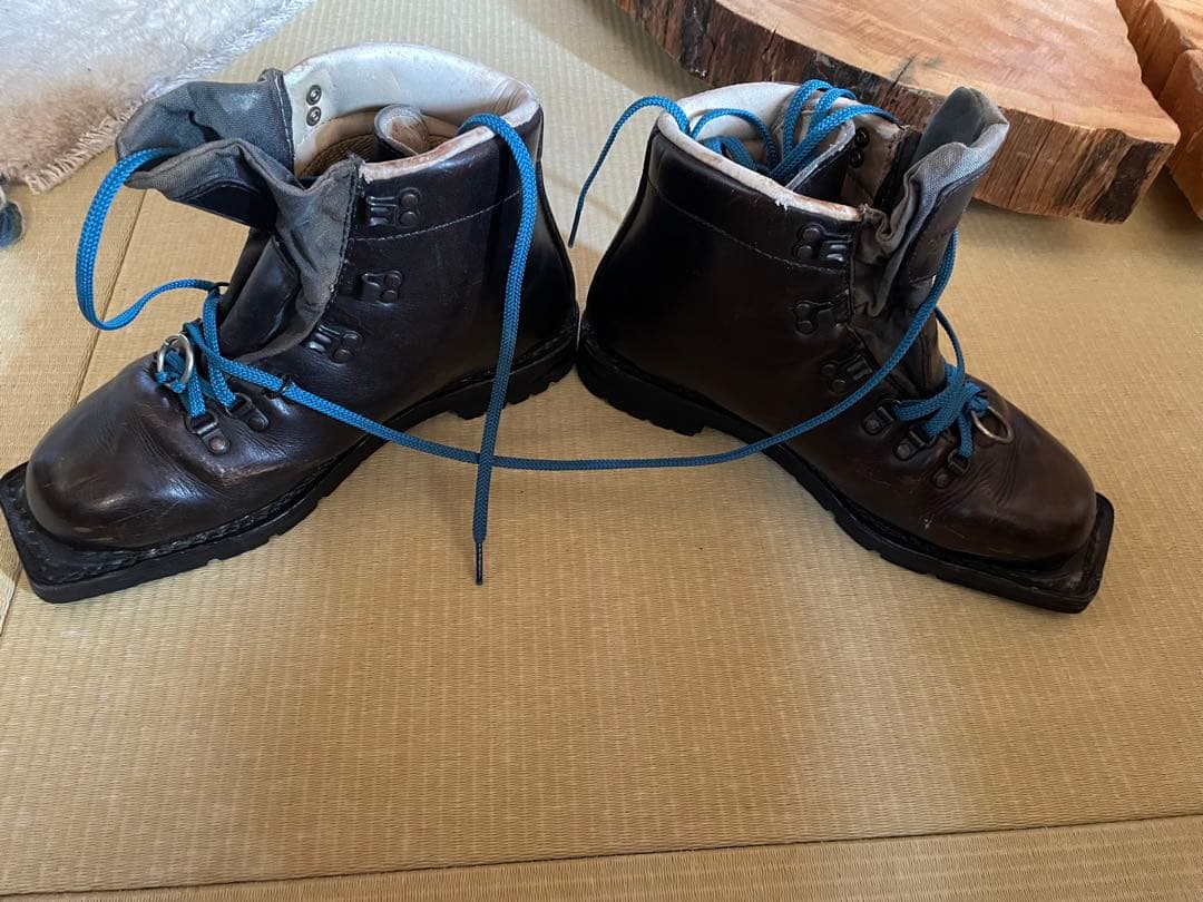 アゾロ　ASOLO テレマーク　26〜26.5