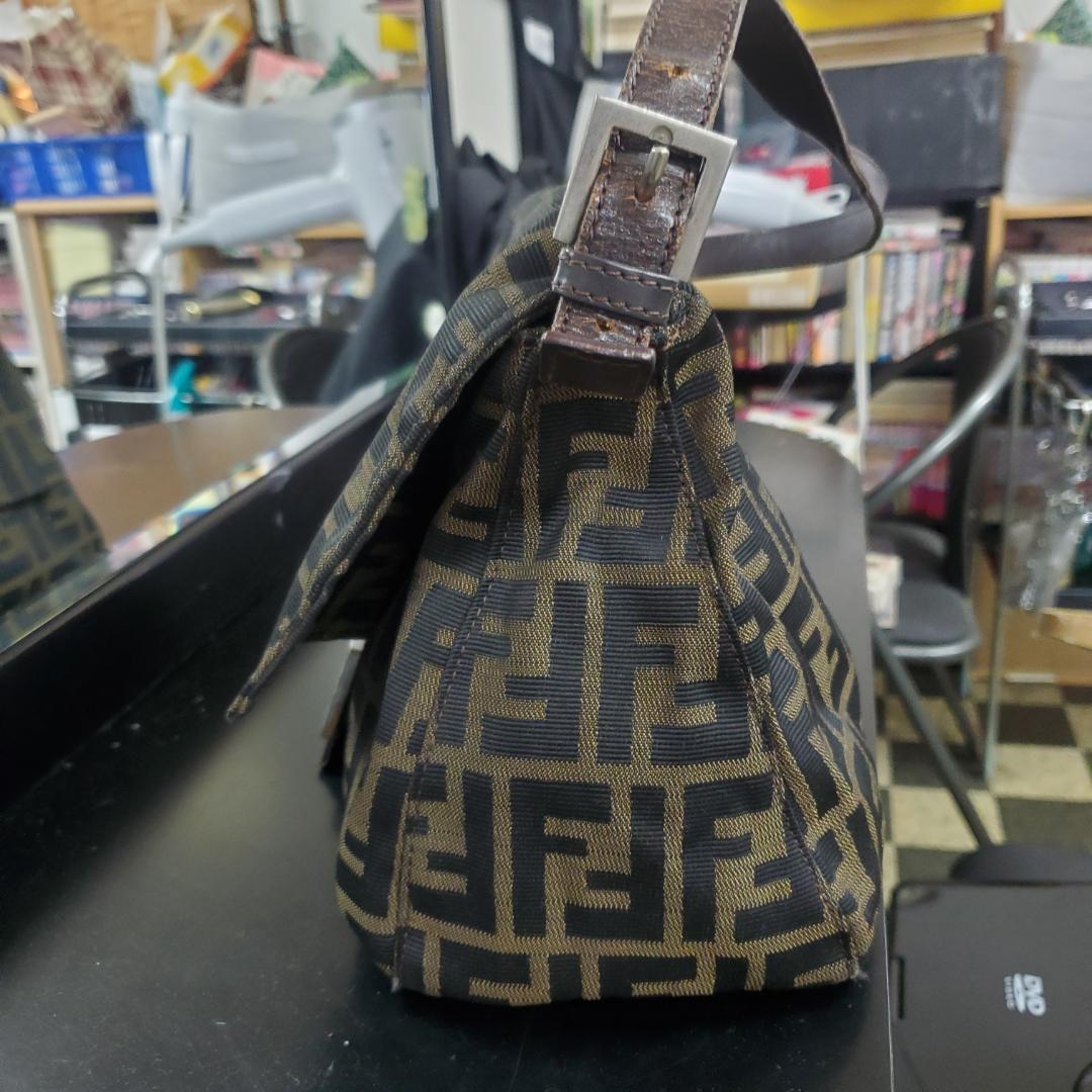 Fendi ロゴプリント ショルダーバッグ