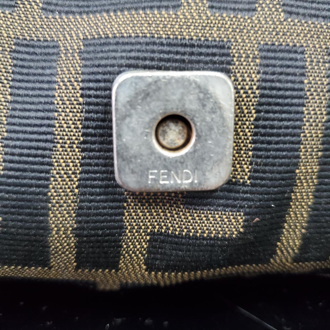 Fendi ロゴプリント ショルダーバッグ