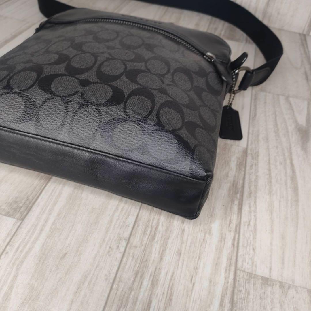 60 COACH コーチ　シグネチャー　ショルダーバッグ
