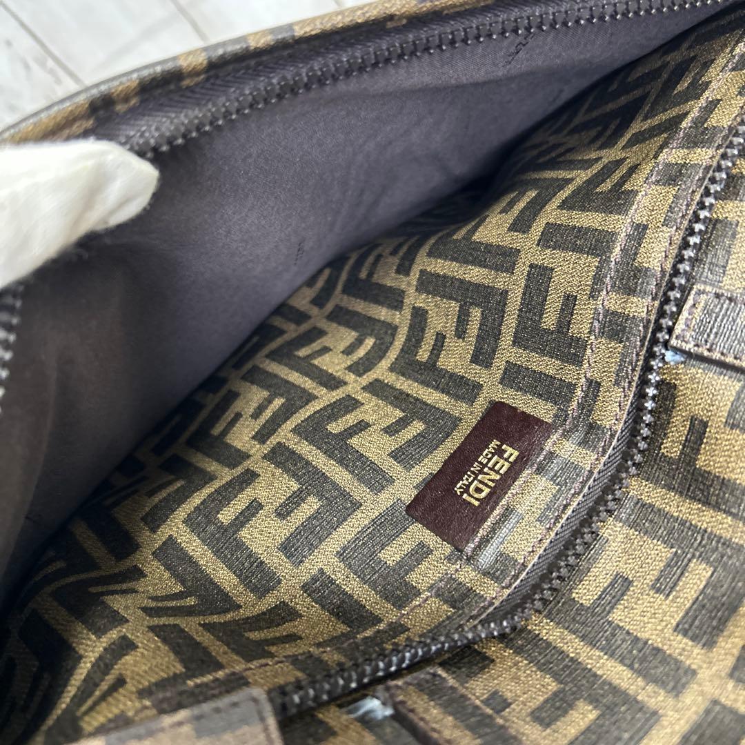 FENDI ズッカ　PCケース　ビジネスバッグ　ハンドバッグ　ロゴ