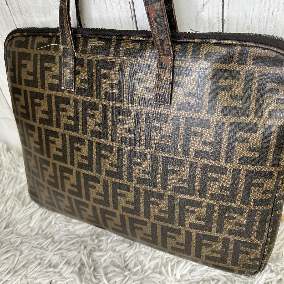 FENDI ズッカ　PCケース　ビジネスバッグ　ハンドバッグ　ロゴ