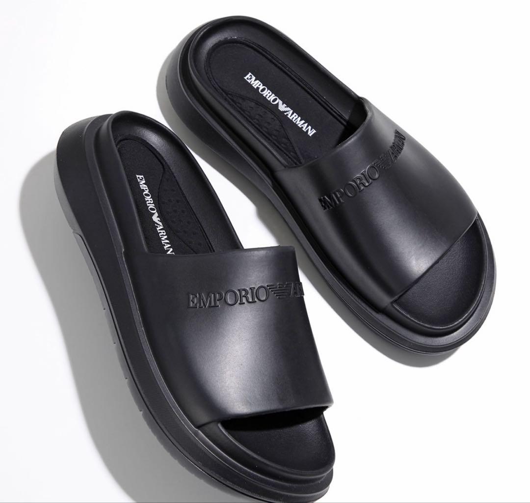 EMPORIO ARMANI モノブロックサンダル ラバー エンボスロゴ 軽量