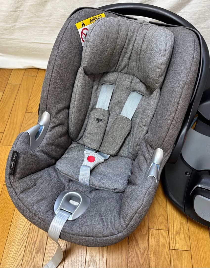 ⭐️週末値下中⭐️【美品】cybex チャイルドシート Aton Q Plus