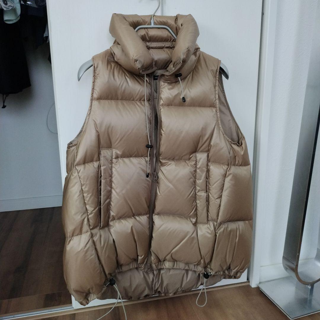 ベージュ ダウンベスト　未使用