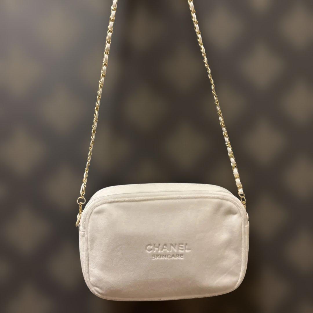 購*読様 CHANEL ホワイト フリースポーチ ノベルティ チェーンショルダー