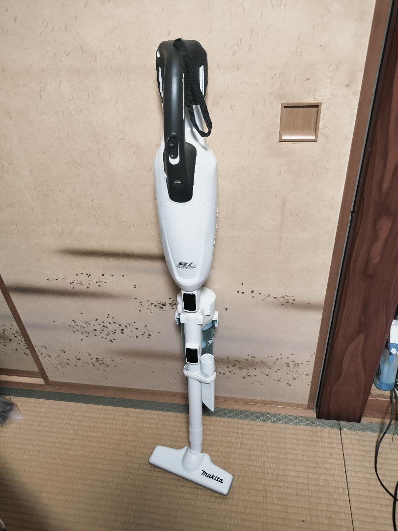 マキタ サイクロン 充電式クリーナー CL280FD 18v バッテリー充電器付