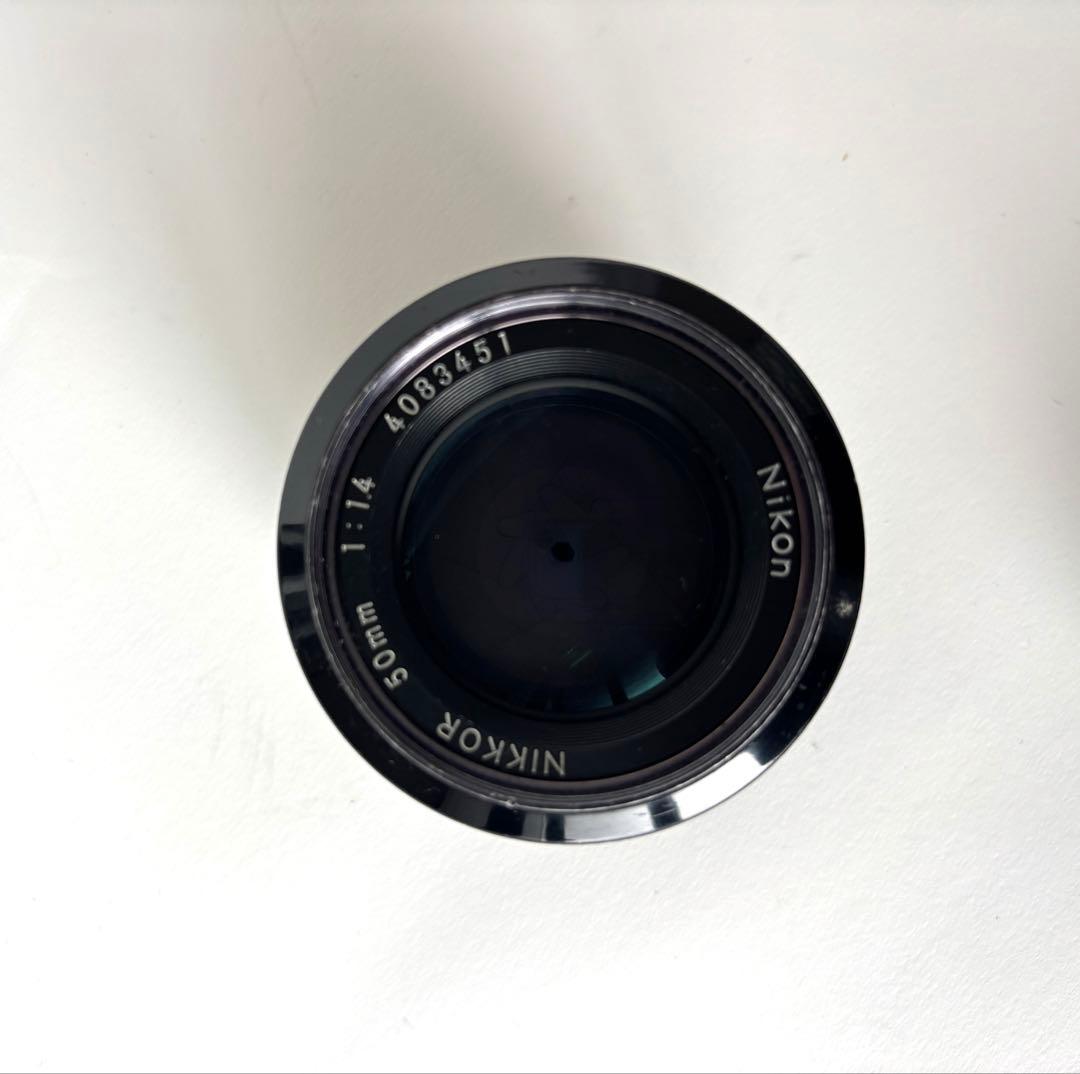 Nikon Nikkor 50mm f1.4 純正メタルレンズフード付