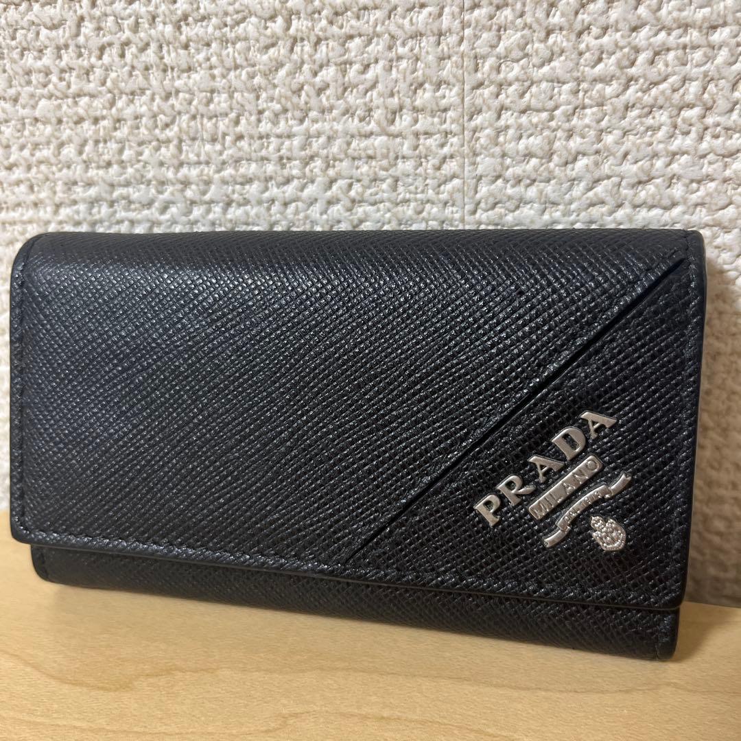 PRADA プラダ　サフィアーノトライアングルキーケース　キーケース