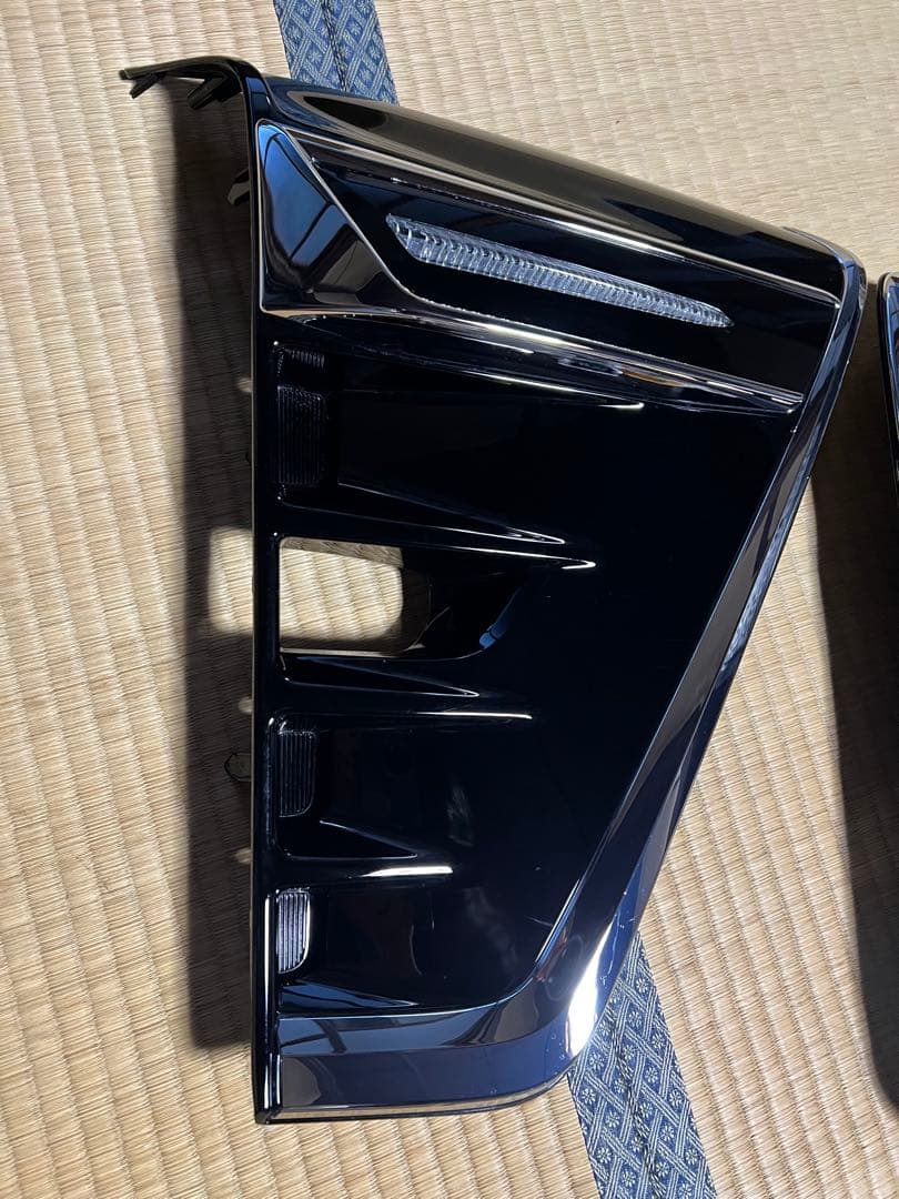 80系 後期 ヴォクシー シグネチャーイルミブレード フォグカバー付