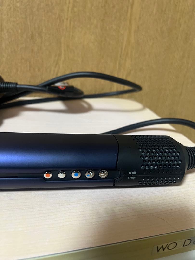 ダイソン　Dyson Airstrait ヘアストレイトナー