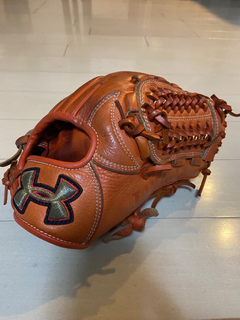 Under Armour 少年軟式グローブ