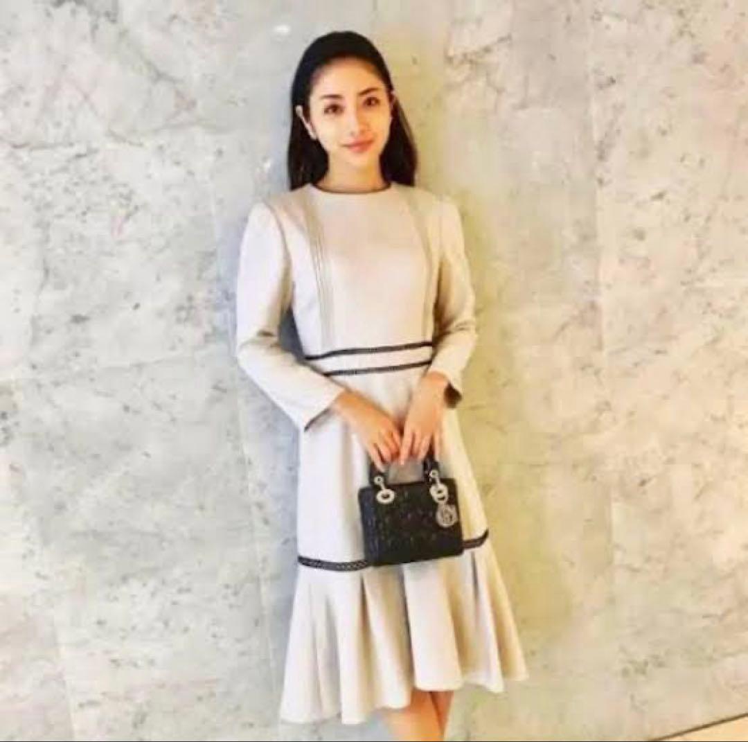 美品　CELFORD セルフォード　レース切替ワンピース　石原さとみさん着用