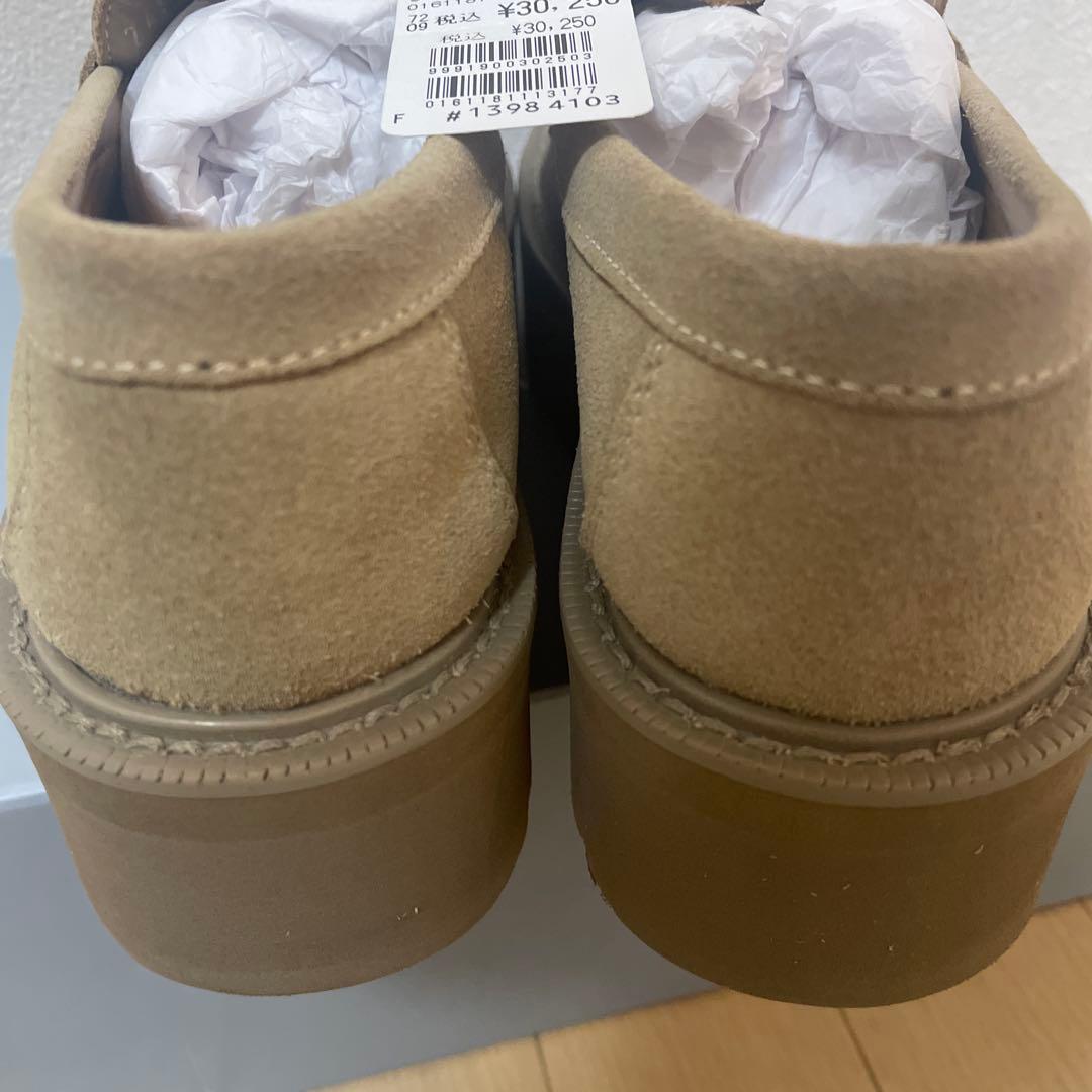 R*n様 大特価　CAMINAND(カミナンド)のベージュのスエードビットローフ