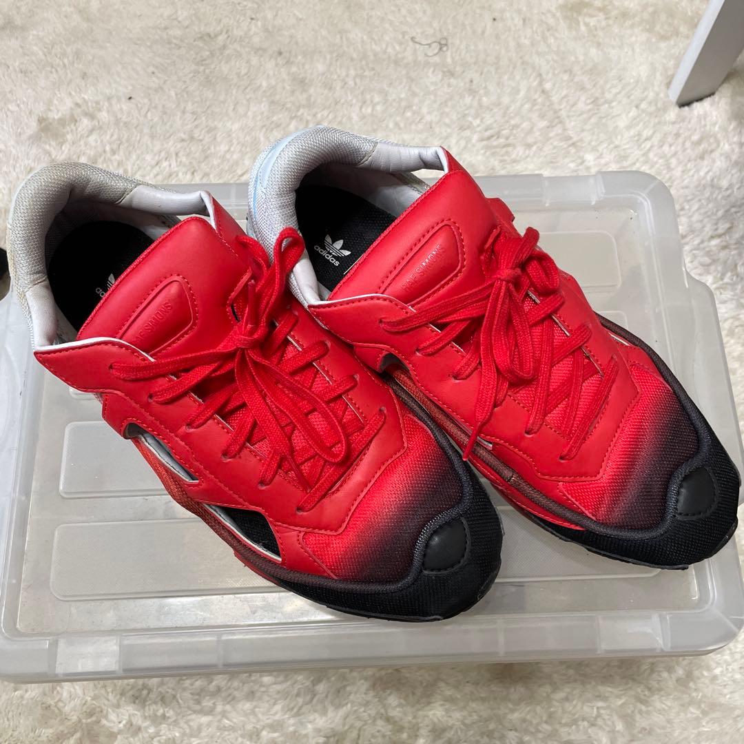 adidas EE7933 RAF SIMONSレッドグラデーションシューズ