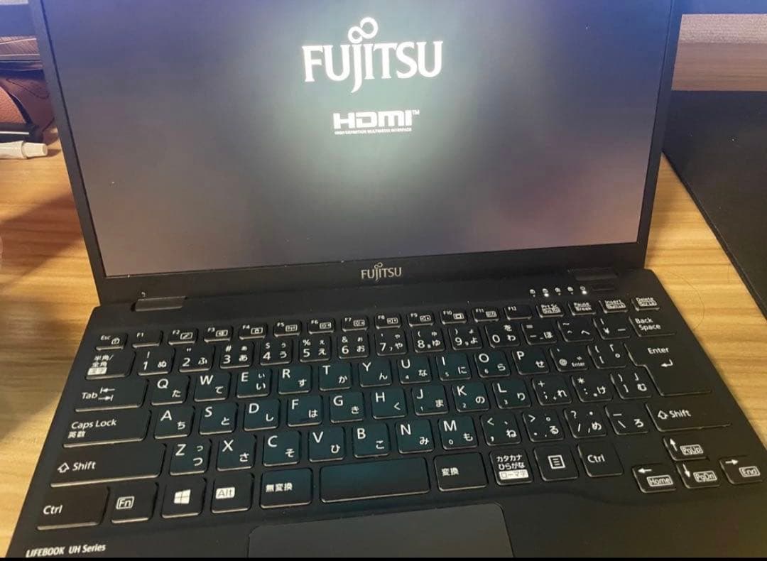 富士通LIFEBOOK UHシリーズ　ノートPC i5