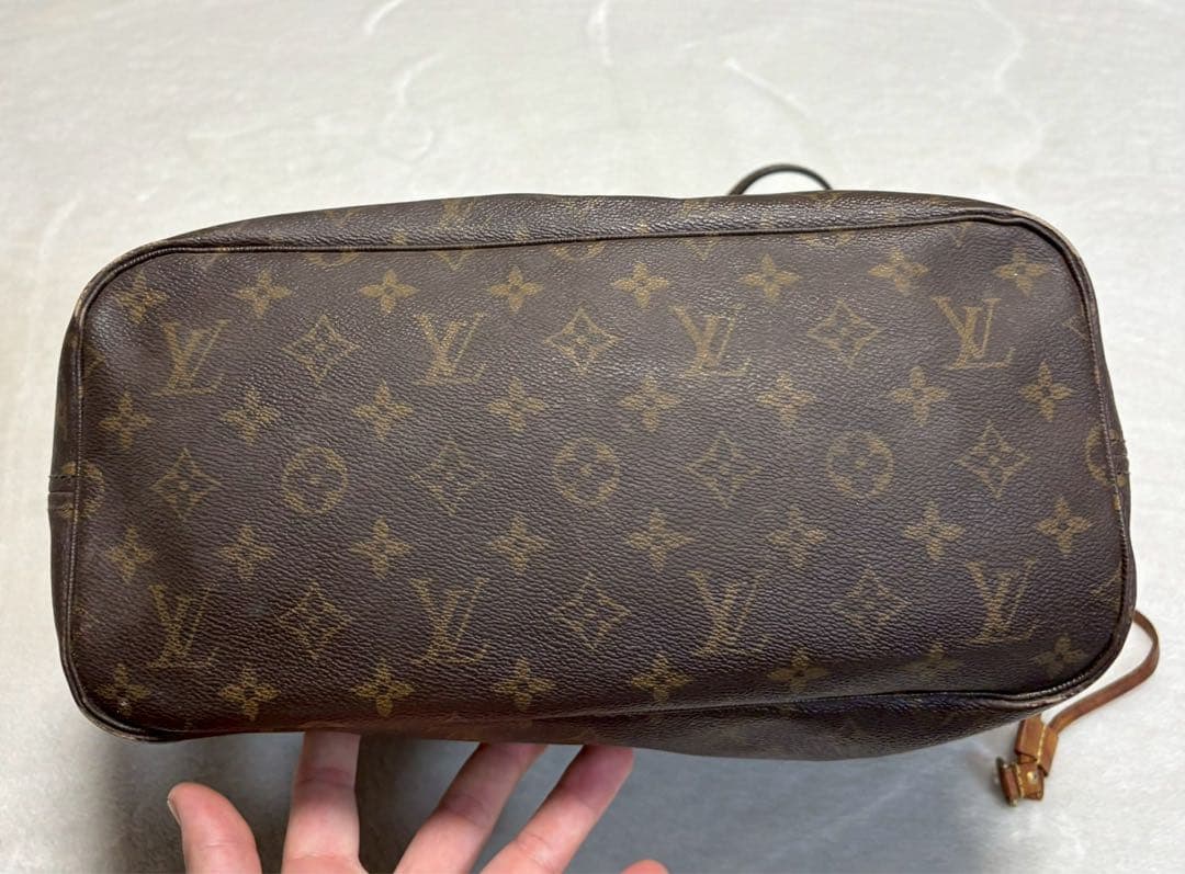 LOUIS VUITTON ネヴァーフル　バック　トート