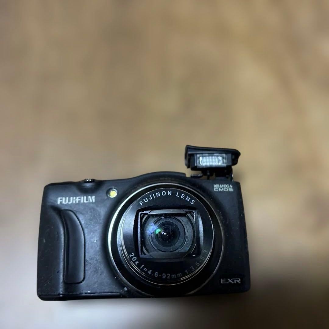 Fujifilm FinePix F770EXR 15メガピクセル　(ブラック)