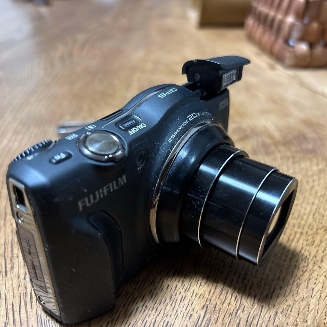 Fujifilm FinePix F770EXR 15メガピクセル　(ブラック)