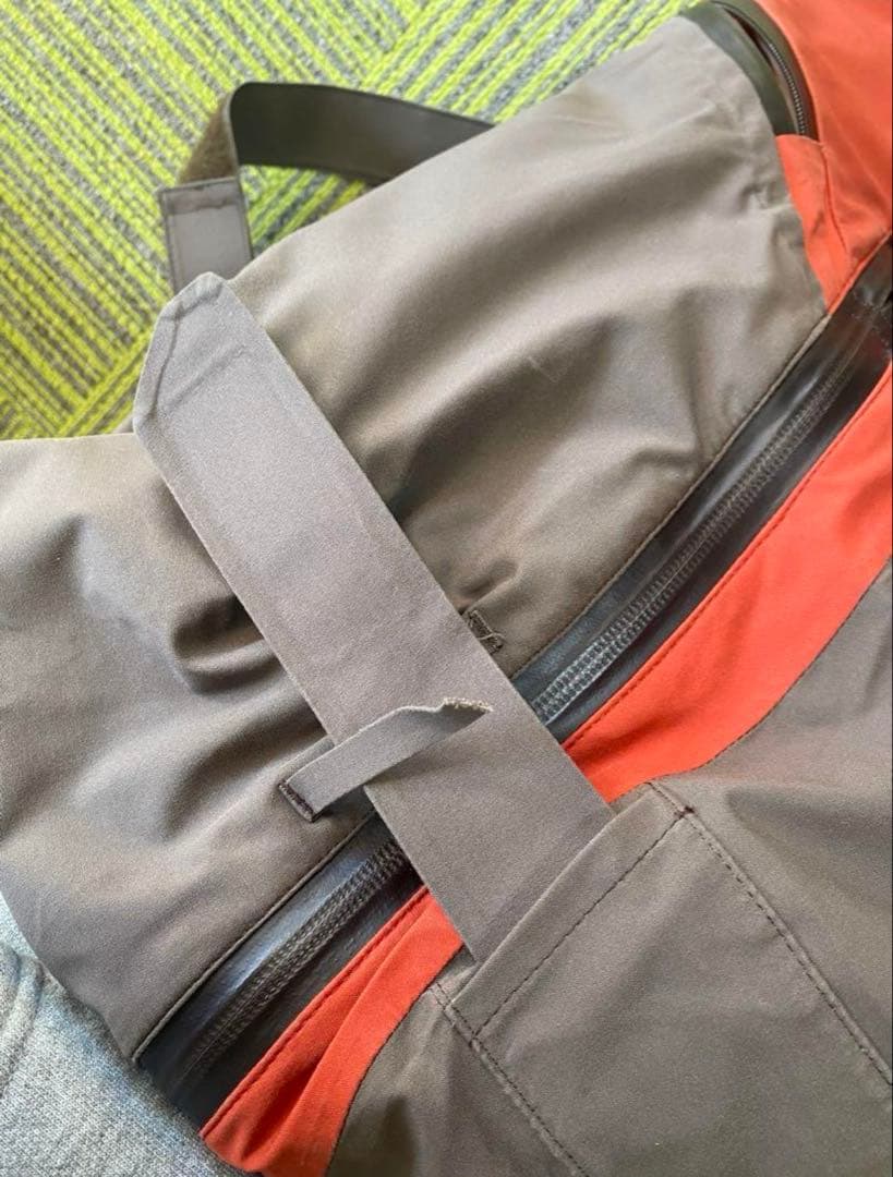 TEAM DESCENTE スキーウェア