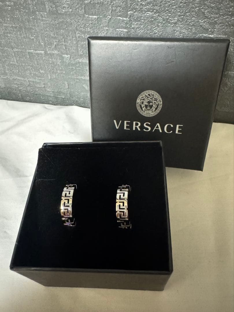 【7/27まで値下げ】VERSACE グレカ フープ ピアス / シルバー