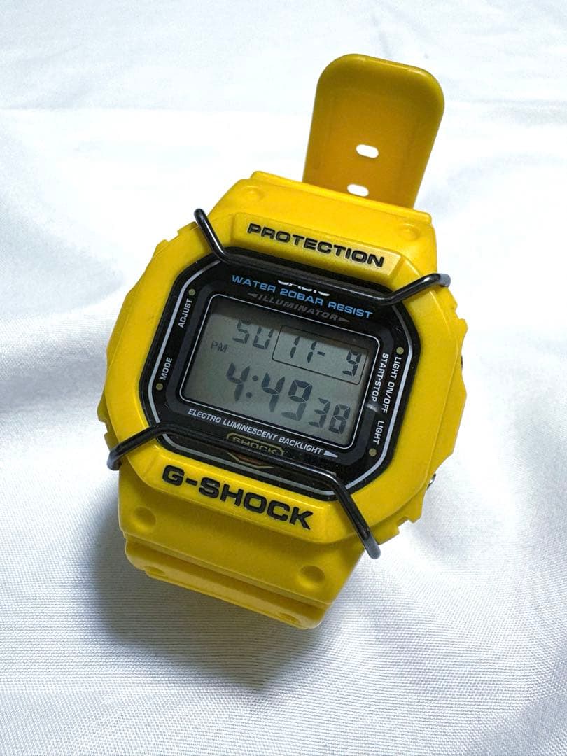 G-SHOCK DW-5600Pイエロー 腕時計　バンパー付き