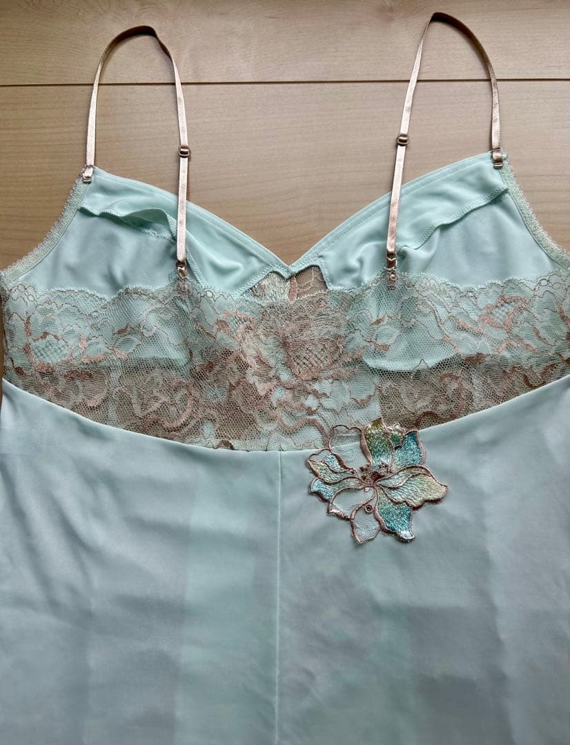 マリーゴールドです！サルート　ミントグリーン レースキャミソール