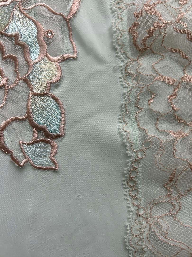 マリーゴールドです！サルート　ミントグリーン レースキャミソール